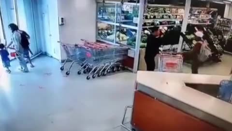 Shoplifter knocked unconscious by Coke bottle tomahawk throw