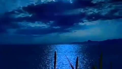 Amazing moon short video -amazing Moon light