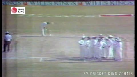 Waqar Younis out for Golden duck (Bowled) after Wasim & Saqlain 313 Runs Stand in Sheikhupura1996