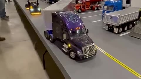 You have to see this custom built Tamiya RC tractor trailer truck