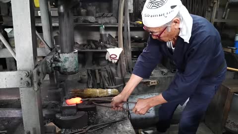 How Japanese samurai swords were made. A 75-year-old swordsman who has made 1,000 Japanese swords