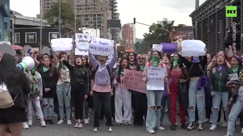 Thousands protest after alleged sexual abuse of 17yo girl in Bogota