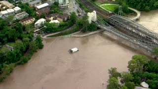 Extreme rain floods Australian towns, strands residents