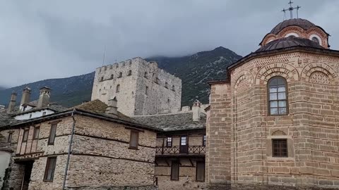 Ziua 3 pe Muntele Athos cazarea la Schitul Romanesc Lacu apoi vizitam 3 Mănăstiri si 3 Schituri.