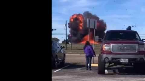 Texas WWII airshow crash Nov 12 2022 B17 and P63