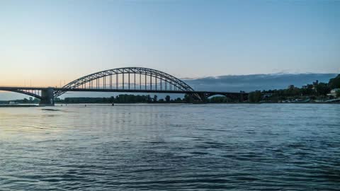 Timelapse: Waalbrug Nijmegen Sunrise