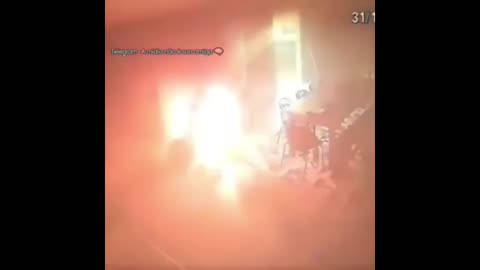 Explosão incrível das bateria de uma moto elétrica