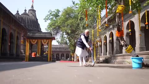 PM Modi performs Shramdaan at Shree Kalaram Mandir in Nashik, cleans the temple complex