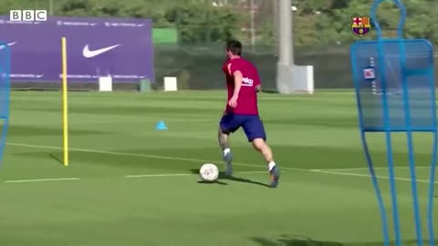 Lionel Messi agrees Paris St-Germain deal after Barcelona exit - BBC News