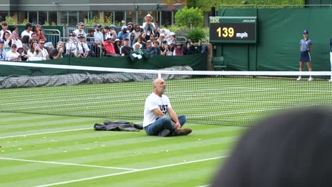 Climate activists interrupt tennis match at Wimbledon