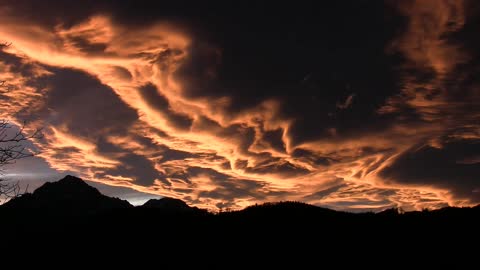 Ein mystischer Sonnenuntergang (Zeitraffer) A mystic sunset (time lapse)