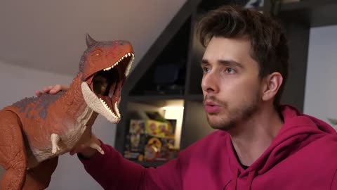 COLOSSAL CARNOTAURUS EATS TOAST!!! - Jurassic World Unboxing