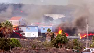 Houses catch fire in La Palma's Tajuya town