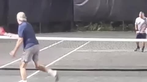 EXCELLENT BACKHAND VOLLEY FOR THE POINT!