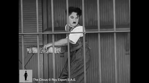 Charlie Chaplin - La Cage au lion - Scène Complète ( Le Cirque,1928)