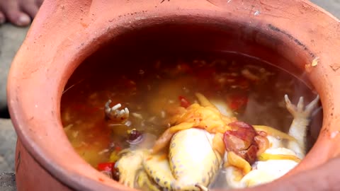 Survival skills: Find frog in water & boiled on clay for food - Cooking frog eating delicious