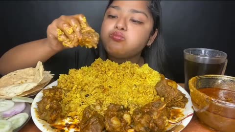 DELICIOUS SPICY MUTTON & YELLOW RICE EATING