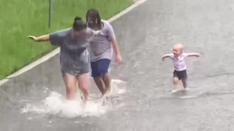 Baby dance in the Rain