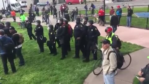 March 4 2017 Battle for Berkeley II 1.8 Police Ignore Trump supporters being attacked