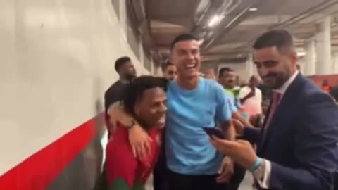 When Ronaldo meets him 😲😀