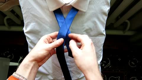 How to tie a Windsor Knot Half Windsor Double Windsor and Triple Windsor