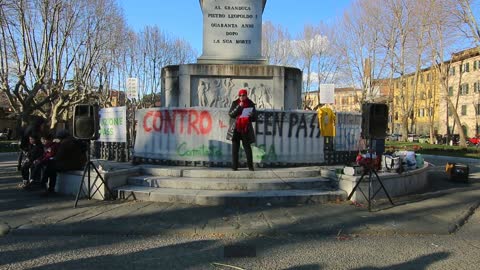 2022-02-26/01 - Manifestazione a Pisa. Intervento di Paola Trambusti