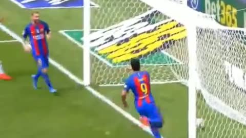 Super Messi, Suarez marks (Video)