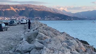 Gjendet një trup i pajetë nga peshkatarët në Vlorë
