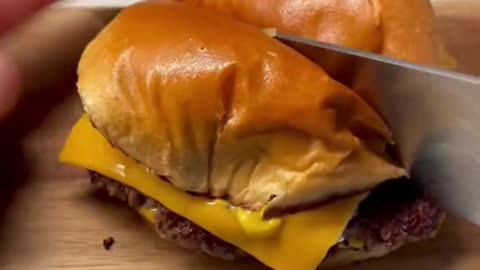 8.8M HOME MADE DOUBLE CHEESE BURGER #CHEESE BURGER #FOODVIDEO#VIRAL