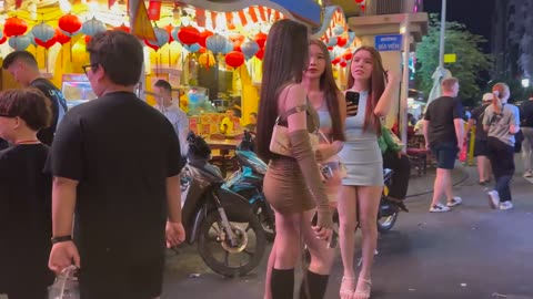 [4k] Holloween Vietnam! Saigon Hochiminh City Nightlife Street Scenes. So Many Pretty Ladies! #47