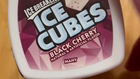 ICE CUbES Black Cherry