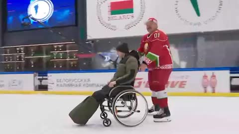 President of Belarus Lukashenko brought a Donbass militiaman who lost his leg
