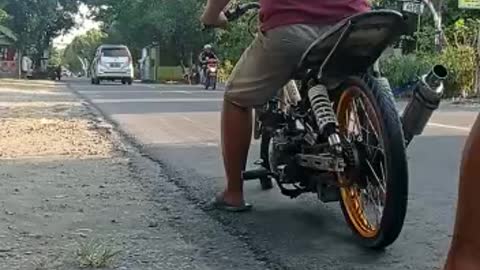 Ilegal Drag bike start learning