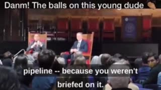 💥🔥 This Young Guy Has Courage To Ask the Right Questions and the Smug Ahole on Stage Gives Him a Rambling, Idiotic Word Salad