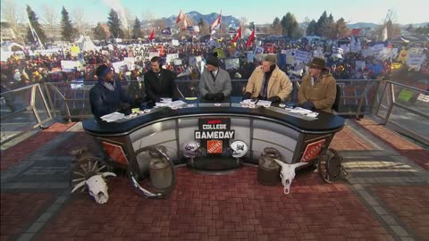 Pat McAfee shares what it's like kicking a football in cold weather 🥶🍦 College GameDay
