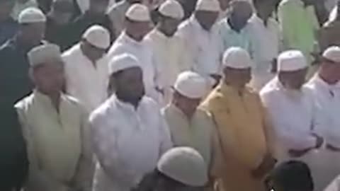 Muslim Jihadis cause ruckus by "praying" on public roads,legal notice registered