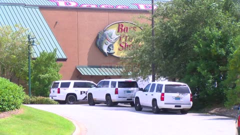 Interview with Bass Pro Shops Employee after Active Shooter at Store in Spanish Fort, AL