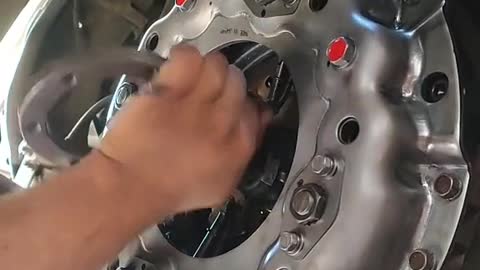 Installation and fixation of clutch accessories