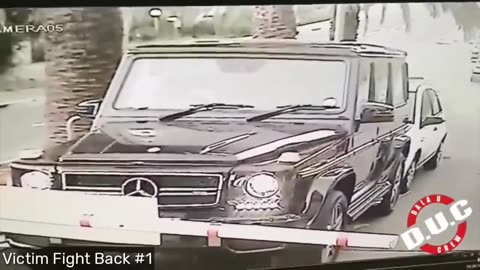 Car Jacking Fail . Instant Karma . Victim Fight Back