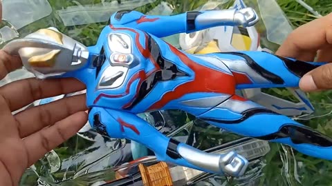 Mendapati Peti Misterius - Ultraman Zero, Ultraman Orb, Ultraman Ginga, Ultraman Geed