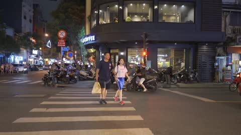 Ho Chi Minh City Walking tour - Nguyen Hue Walking Street - Bach Dang Wharf.f137