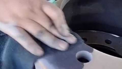 Surface polishing of automobile wheel hub