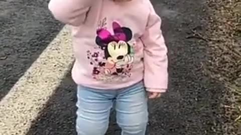 Niña bailando