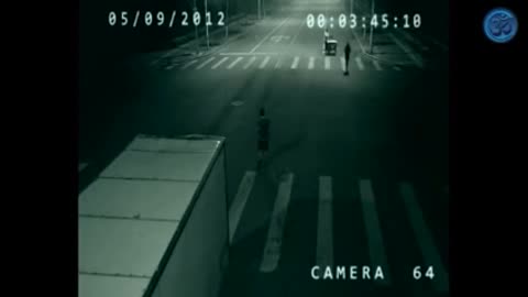 An 'Angel' filmed by a surveillance camera while saving the life of a man mp4