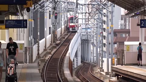 Keikyu locals