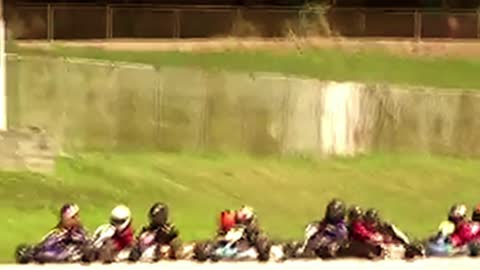 Slow motion Kid Kart crash on opening lap 2017