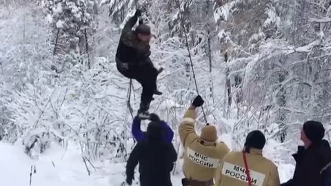 Winter Heaven Turns Hell As Tourists Stuck In Ski Lift