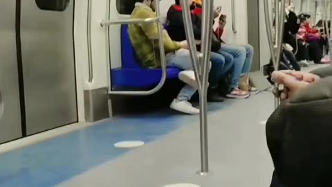 Delhi metro viral video