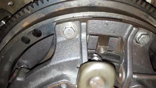 Tractor dual clutch adjusting the fingers
