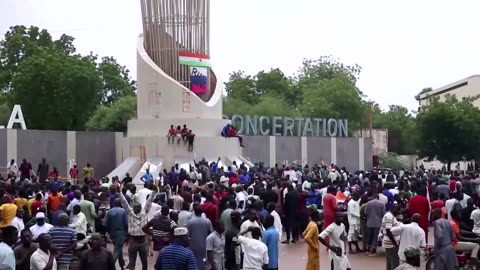 Hundreds of coup supporters gather in Niger's capital